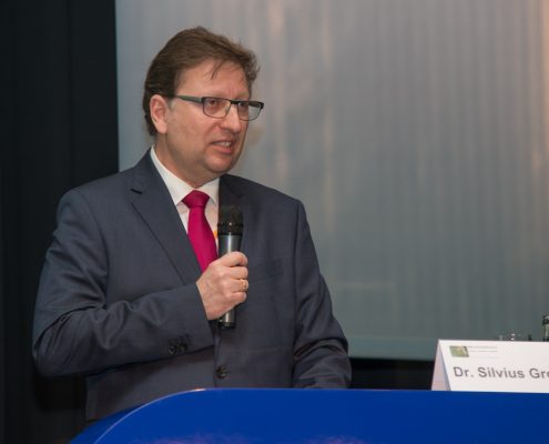 Dr. Silvius Grobosch, Mitglied des geschäftsführenden Bundesvorstandes des Bundesverbandes Materialwirtschaft, Einkauf und Logistik e.V. (BME), bei der Eröffnung der 8. BME-eLÖSUNGSTAGE am 14. März 2017, Foto: Dirk Uebele/BME e.V.